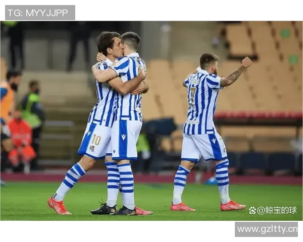 皇马赛场突发小插曲裁判果断处置引发球迷热议与赛后深度讨论 皇马赛场突发小插曲裁判果断处置引发球迷热议与赛后深度讨论