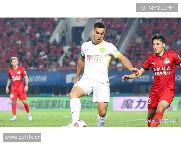 球迷怒火爆发季后赛赛场引发广泛热议引关注 球迷怒火爆发季后赛赛场引发广泛热议引关注